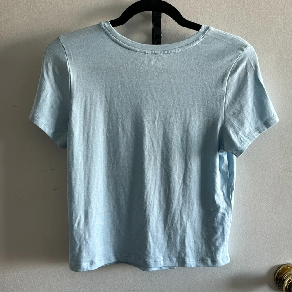 Light Blue Women’s/Juniors Medium T-shirt - Picture 2 of 2